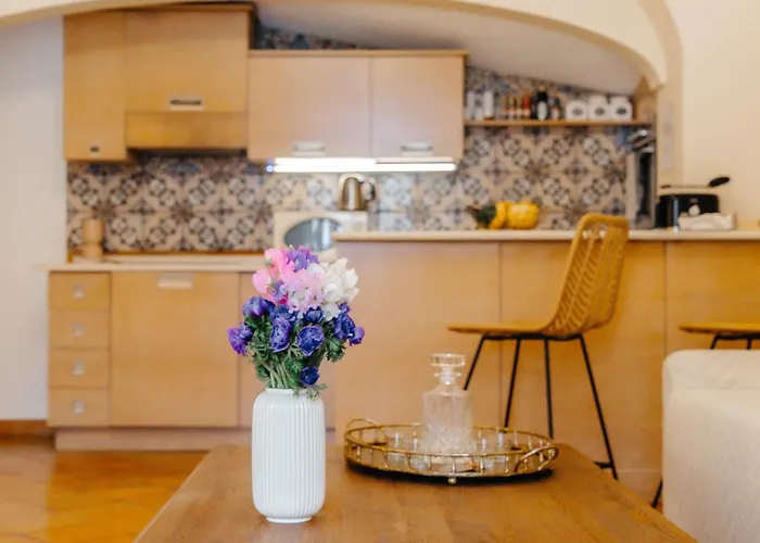Casa Giulia - Sophisticated Apartment With View